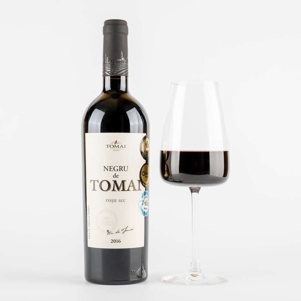 Vin roșu sec Negru De Tomai
